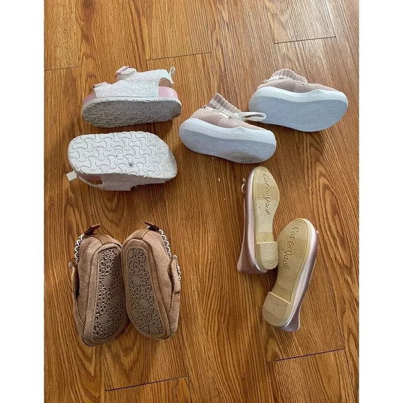 Babygirl shoe bundle Baby Uggs Size 2/3 Glitter sandals size 4 Cat & jack p - Picture 11 of 11